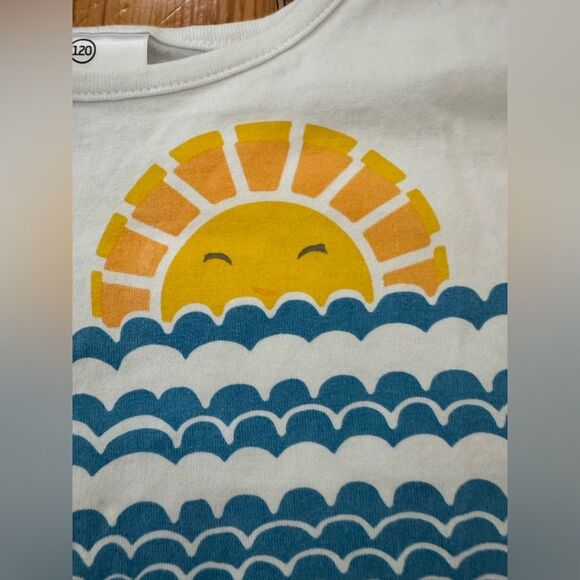 Hanna Andersson Tshirt - Picture 2 of 4